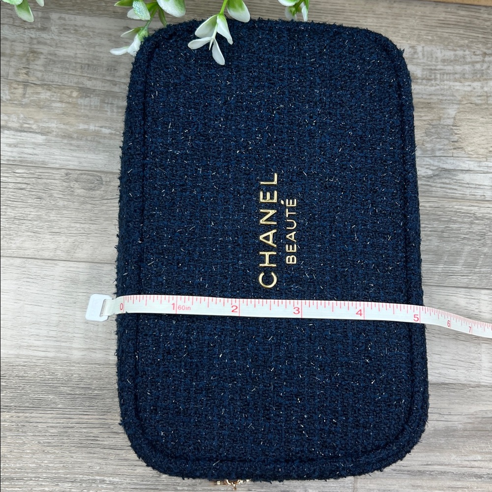 CHANEL Beauty Makeup Bag 2025 HOLIDAY LIMITED EDITION NIB AUTHENTIC - Picture 16 of 16